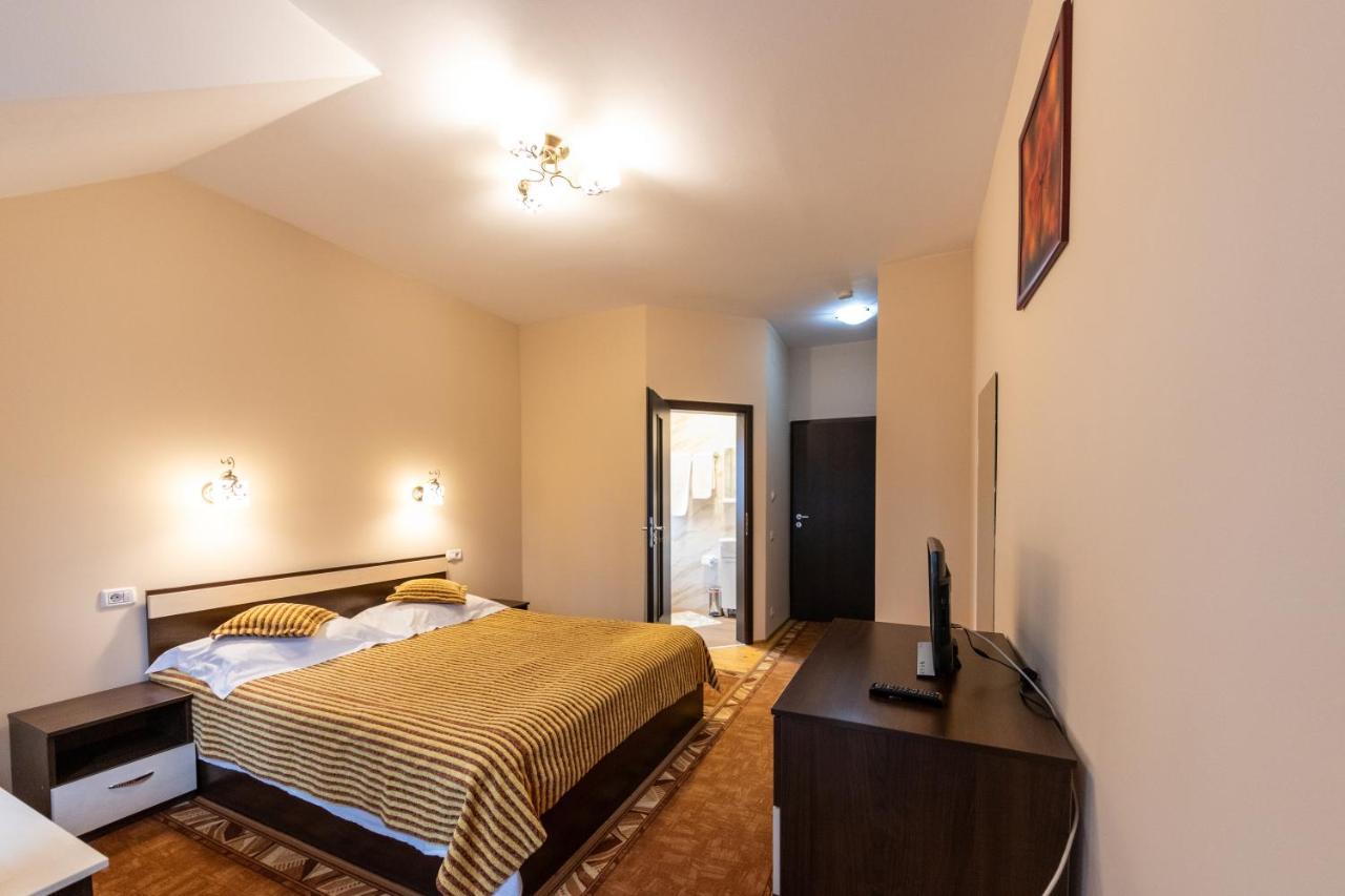 Pension Master Sinaia Extérieur photo